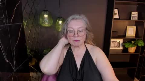 Snapshot of natalicloud chatting on May 17, 1:18 pm NataliCloud online show from May 17, 1:18 pm