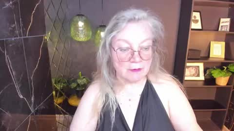 Snapshot of natalicloud chatting on May 20, 1:50 pm NataliCloud online show from May 20, 1:50 pm