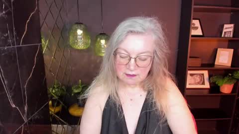 Snapshot of natalicloud chatting on May 28, 1:52 pm NataliCloud online show from May 28, 1:52 pm