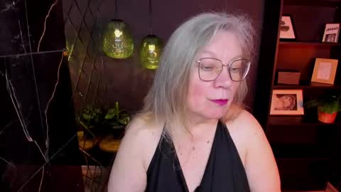 Snapshot of natalicloud chatting on June 1, 1:13 pm NataliCloud online show from June 1, 1:13 pm