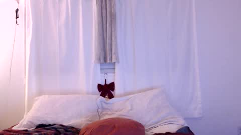 Natalie Six online show from January 9, 7:00 am