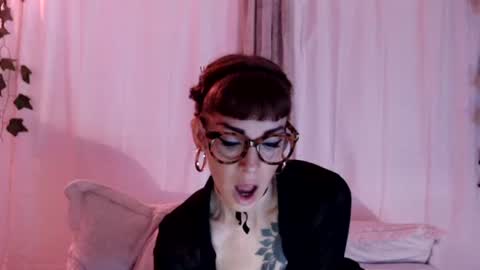 Natalie Six online show from February 1, 5:17 am