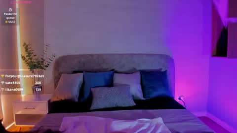 Snapshot of natalie_blaze chatting on June 25, 1:05 am NATALIE BLAZE online show from June 25, 1:05 am