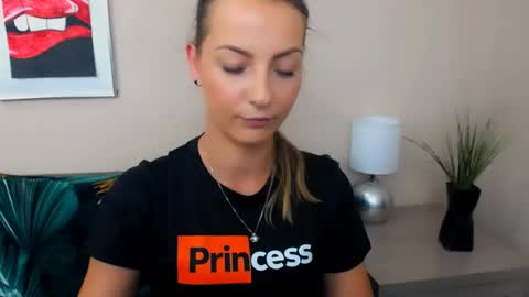 Snapshot of natalie_live chatting on July 1, 6:04 am NatalieSexy online show from July 1, 6:04 am