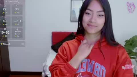 Nataly Escobar online show from November 14, 2:05 pm