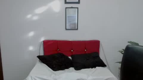 Nataly Escobar online show from January 19, 12:31 pm