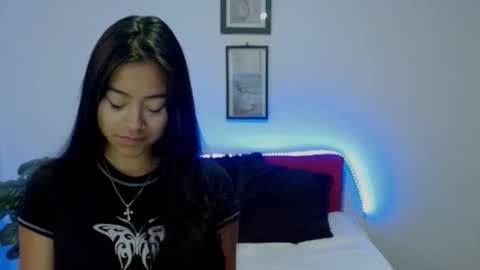 Nataly Escobar online show from February 2, 1:32 pm