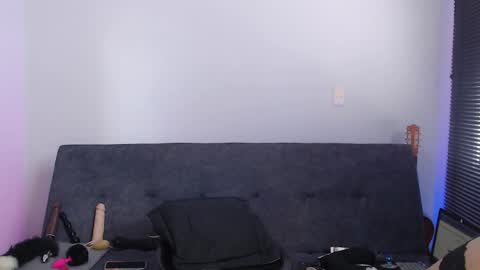   online show from April 10, 8:13 pm