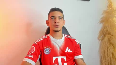 Snapshot of natan_77 chatting on November 30, 1:20 am natan_77 online show from November 30, 1:20 am