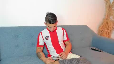 Snapshot of natan_77 chatting on December 17, 3:29 pm natan_77 online show from December 17, 3:29 pm