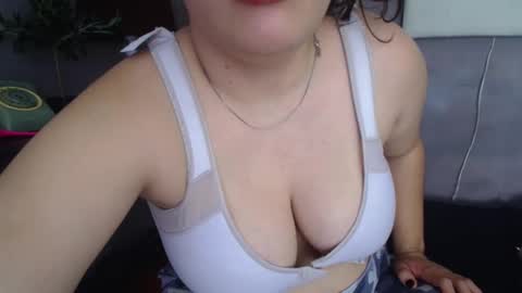 Snapshot of natash4naughty chatting on April 5, 11:57 pm natash4naughty online show from April 5, 11:57 pm