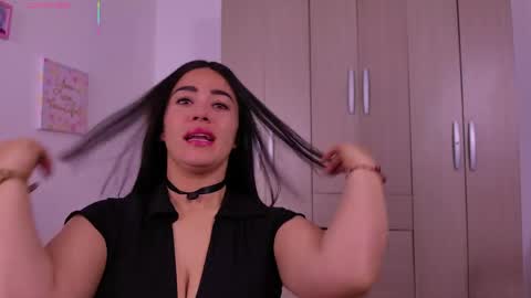 Snapshot of natasha_klump chatting on June 8, 10:04 am natasha_klump online show from June 8, 10:04 am