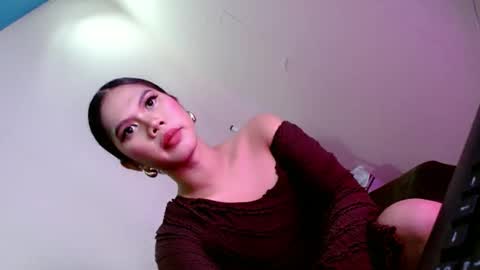 Snapshot of natasha_leigh chatting on April 21, 5:39 pm natasha_leigh online show from April 21, 5:39 pm