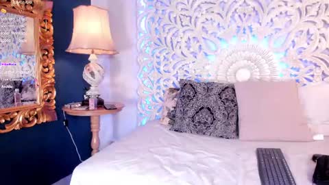 natasha_rosee_ online show from July 15, 11:15 am
