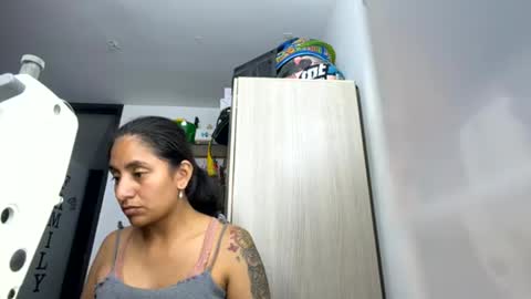 Snapshot of natasha_shine22 chatting on August 4, 11:29 pm natasha_shine22 online show from August 4, 11:29 pm