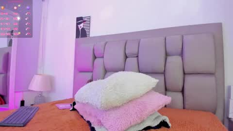 Snapshot of natashaaevannss chatting on March 1, 7:08 am NATASHA online show from March 1, 7:08 am