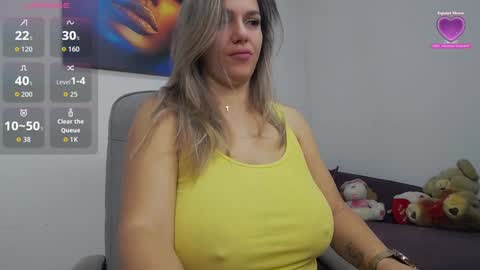 Snapshot of natashaboobs chatting on October 20, 5:52 am natashaboobs online show from October 20, 5:52 am