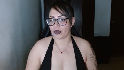 Snapshot of natashasmithe chatting on May 18, 12:18 am Natasha Smithe online show from May 18, 12:18 am