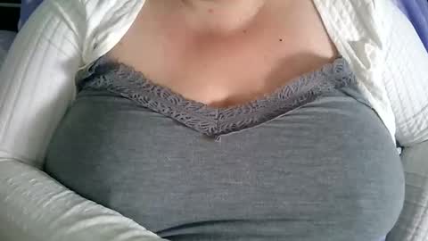 Snapshot of natashaxl chatting on October 14, 9:10 am NatashaXL online show from October 14, 9:10 am