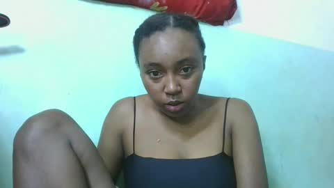 natha259706 online show from May 6, 4:19 am