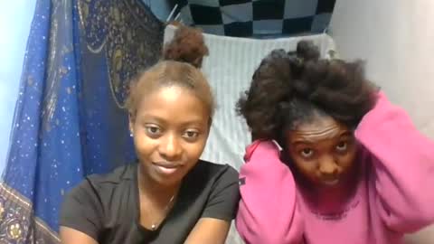Snapshot of nathalia069 chatting on June 18, 1:15 pm nathalia069 online show from June 18, 1:15 pm