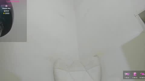 Nathalia Isaza online show from May 4, 1:34 am