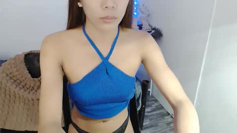 Snapshot of nathalie_cumming chatting on November 30, 5:28 pm Thalie online show from November 30, 5:28 pm