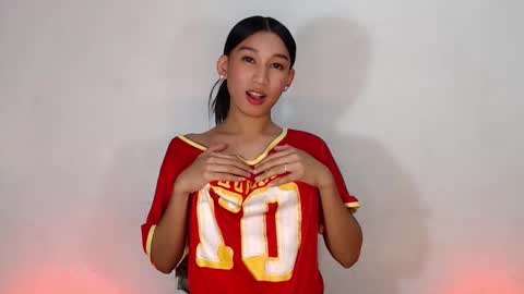 Snapshot of nathalie_hadid chatting on February 7, 4:54 pm please follow me guyss online show from February 7, 4:54 pm