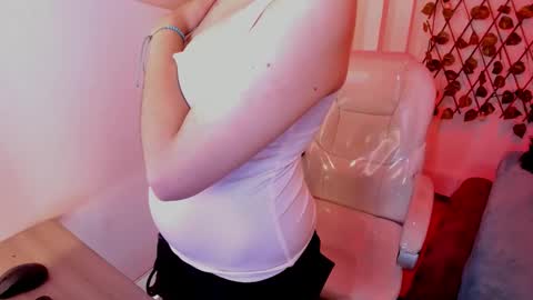 nathalyy_ds online show from December 17, 8:15 pm