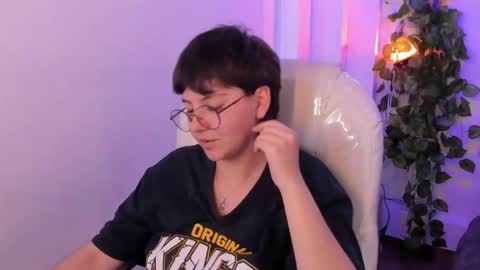 nathalyy_ds online show from April 17, 6:44 pm