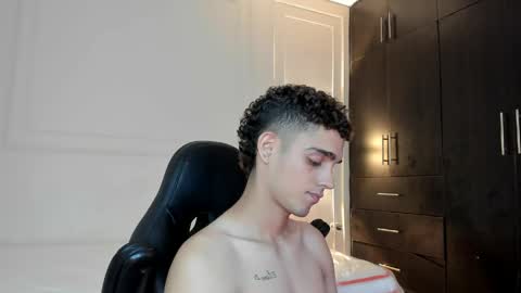 nathan_shimmer online show from April 16, 9:39 pm