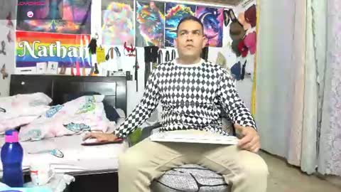Snapshot of nathannathaniel chatting on June 28, 5:35 am nathan nathaniel online show from June 28, 5:35 am