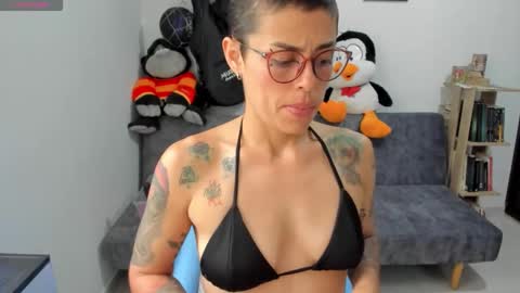 natt_op online show from October 18, 8:42 pm