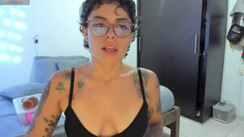 natt_op online show from April 8, 1:05 am