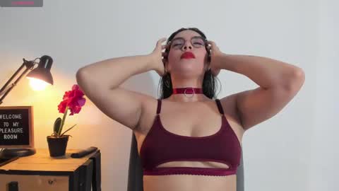 Natty Trainor online show from May 22, 9:31 pm