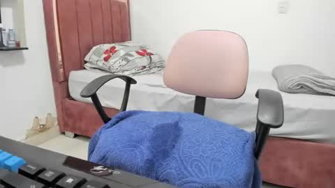 Snapshot of naturalsexlatin chatting on October 10, 6:12 am Andrea  online show from October 10, 6:12 am