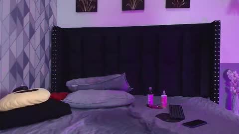 Gwen  online show from January 1, 10:35 pm