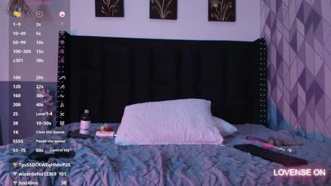 Gwen  online show from January 30, 1:33 am