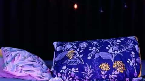 Gwen  online show from December 5, 7:32 pm