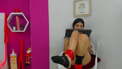 Snapshot of naty_dubois chatting on December 2, 5:15 am Naty online show from December 2, 5:15 am