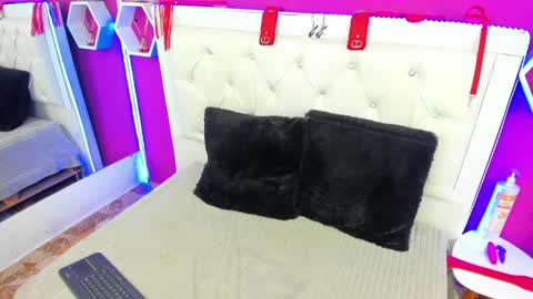 Snapshot of naty_dubois chatting on December 3, 7:54 am Naty online show from December 3, 7:54 am