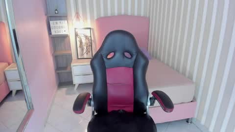 Snapshot of natybunny chatting on May 13, 7:33 pm NATY online show from May 13, 7:33 pm