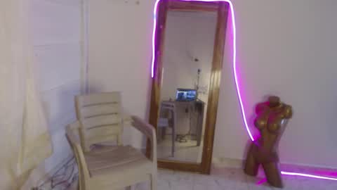 Snapshot of natzumi_mcqueen chatting on February 19, 1:51 pm Stella Mcqueen online show from February 19, 1:51 pm