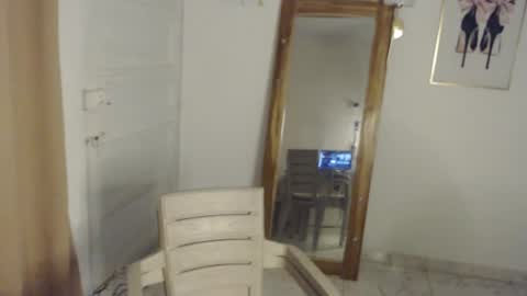 Snapshot of natzumi_mcqueen chatting on April 19, 9:17 pm Stella Mcqueen online show from April 19, 9:17 pm
