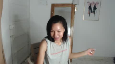 Snapshot of natzumi_mcqueen chatting on April 27, 9:51 am Stella Mcqueen online show from April 27, 9:51 am