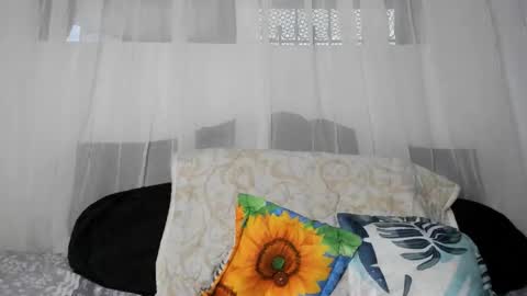 Snapshot of natzurit chatting on February 9, 2:10 pm Natzu online show from February 9, 2:10 pm