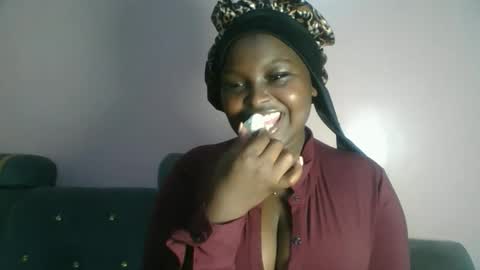 naughti_garlie online show from April 17, 5:49 pm
