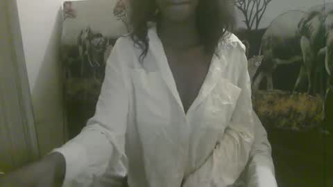 Snapshot of naughty_babe000 chatting on May 4, 12:01 pm alisha online show from May 4, 12:01 pm