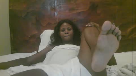 Snapshot of naughty_babe000 chatting on May 14, 12:34 pm alisha online show from May 14, 12:34 pm
