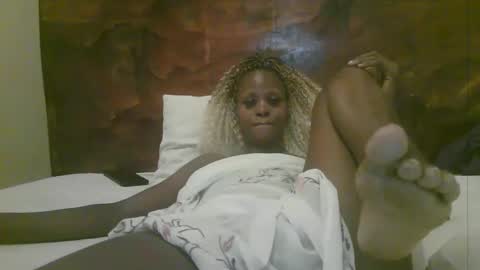 Snapshot of naughty_babe000 chatting on May 16, 6:21 am alisha online show from May 16, 6:21 am